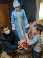 Депутат поздравил детей с Новым годом